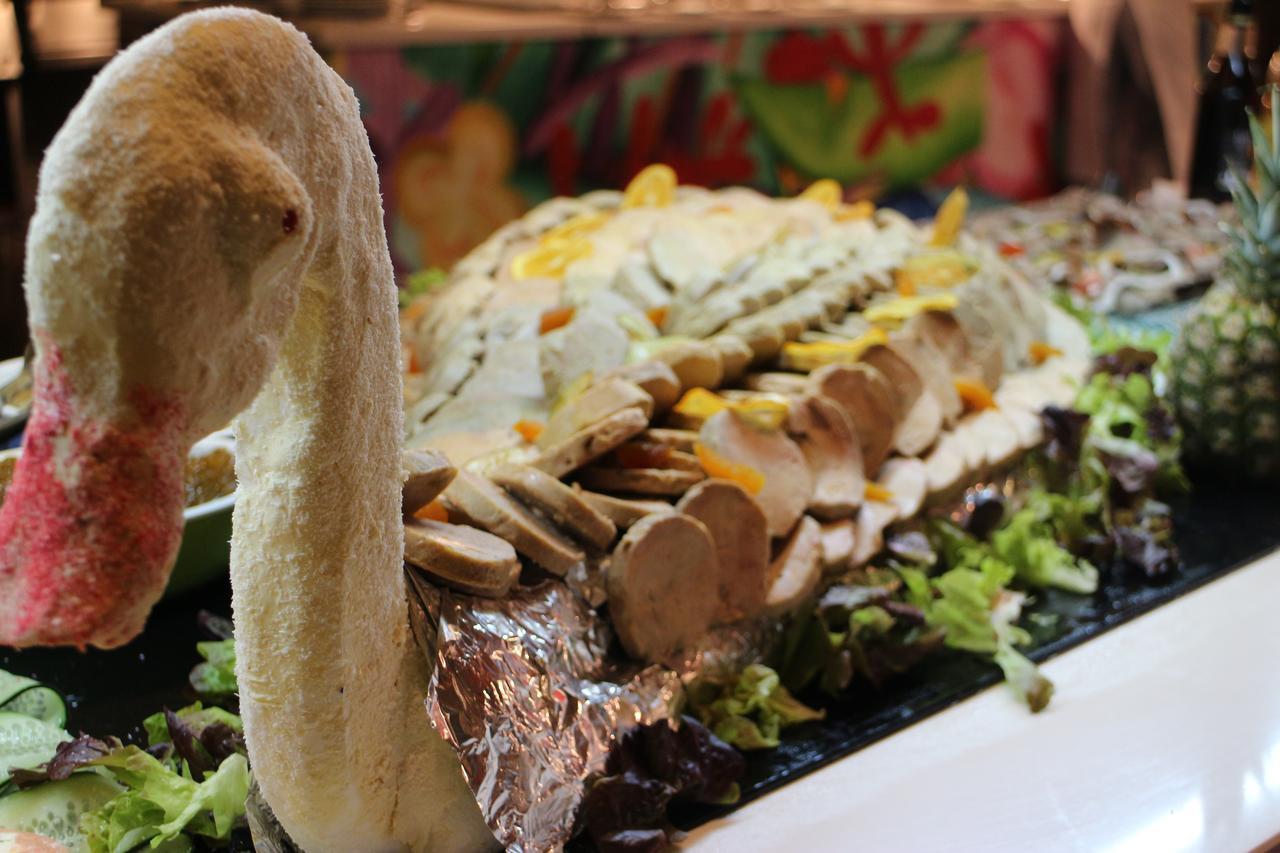 Kenzi Club Agdal Medina - All Inclusive Lahebichate Bagian luar foto A duck with a salad
